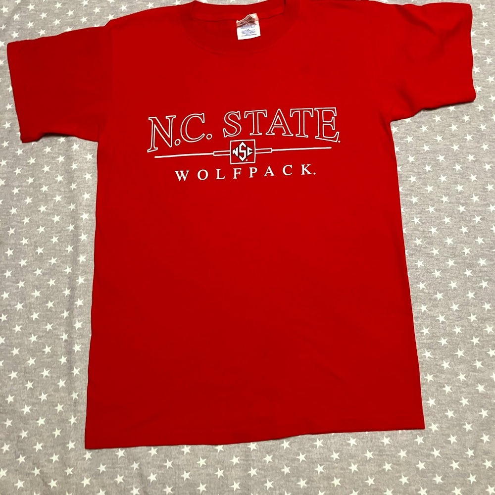 NC State Wolfpack T-Shirt Men’s Medium Red White Cotton Express Tag 90’s Vintage